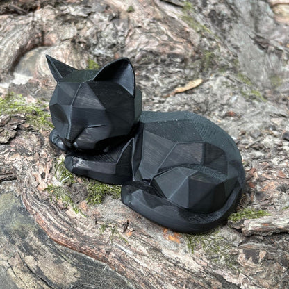 Фігурка чорного кота Low-Poly