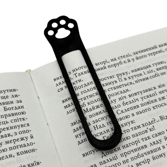 Закладка з котячою лапкою