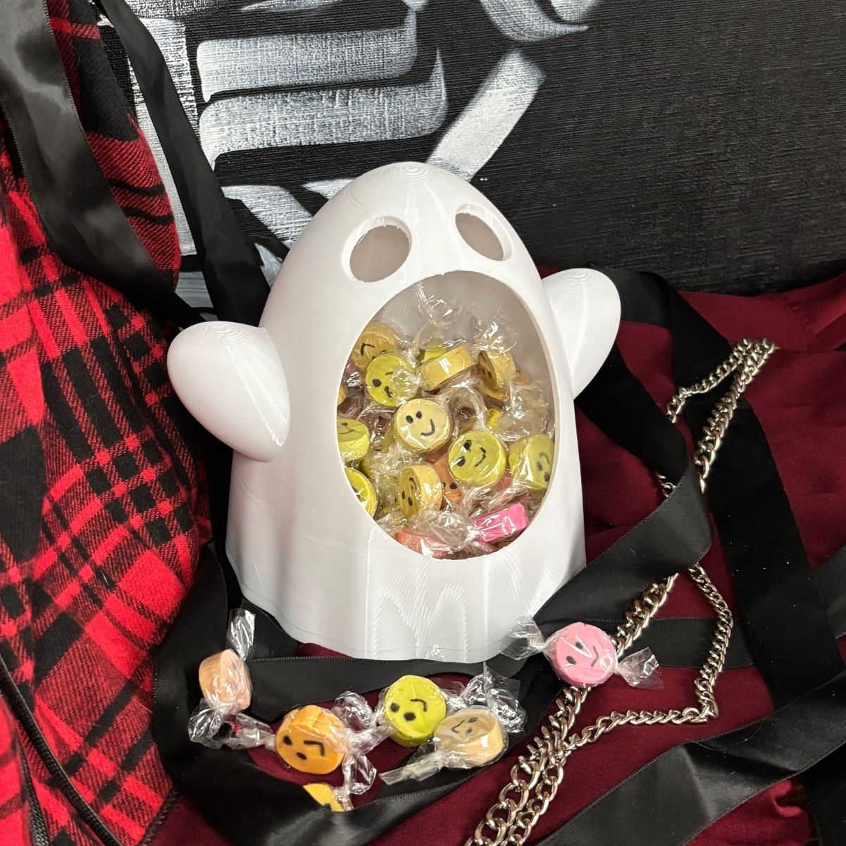 Цукерниця Привид